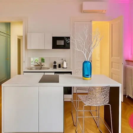 Life Renaissance - New Concept - Place Kleber * Страсбург