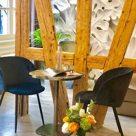 Daire Life Renaissance - New Concept - Place Kleber *