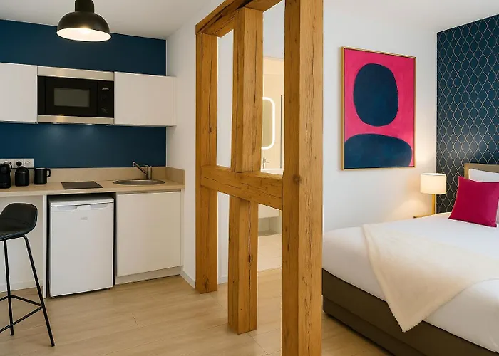 Life Renaissance - New Concept - Place Kléber * Strasbourg