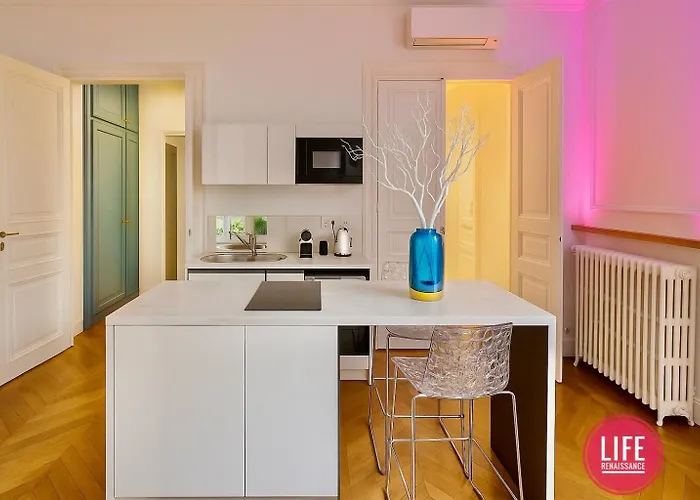 Life Renaissance - New Concept - Place Kleber * Straatsburg