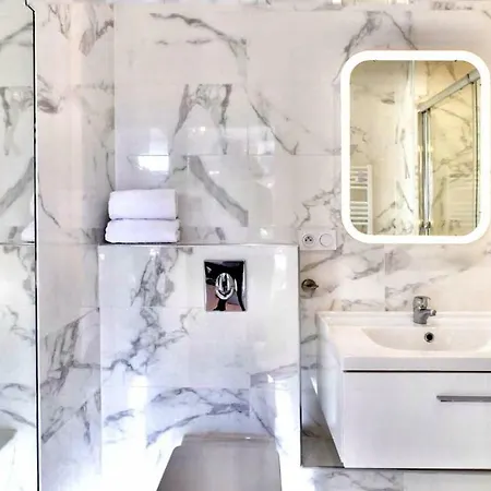 Daire Life Renaissance - New Concept - Place Kleber *